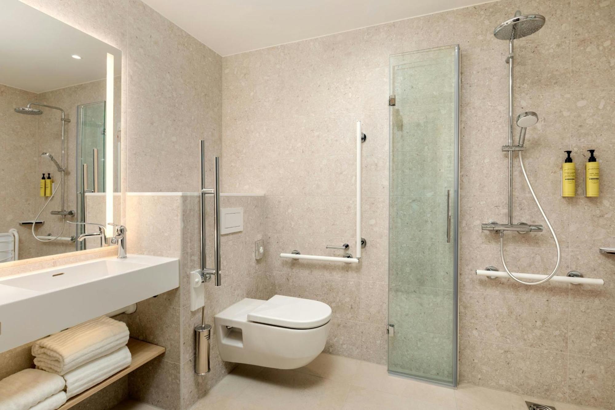 Element By Westin Wroclaw Hotel Bagian luar foto