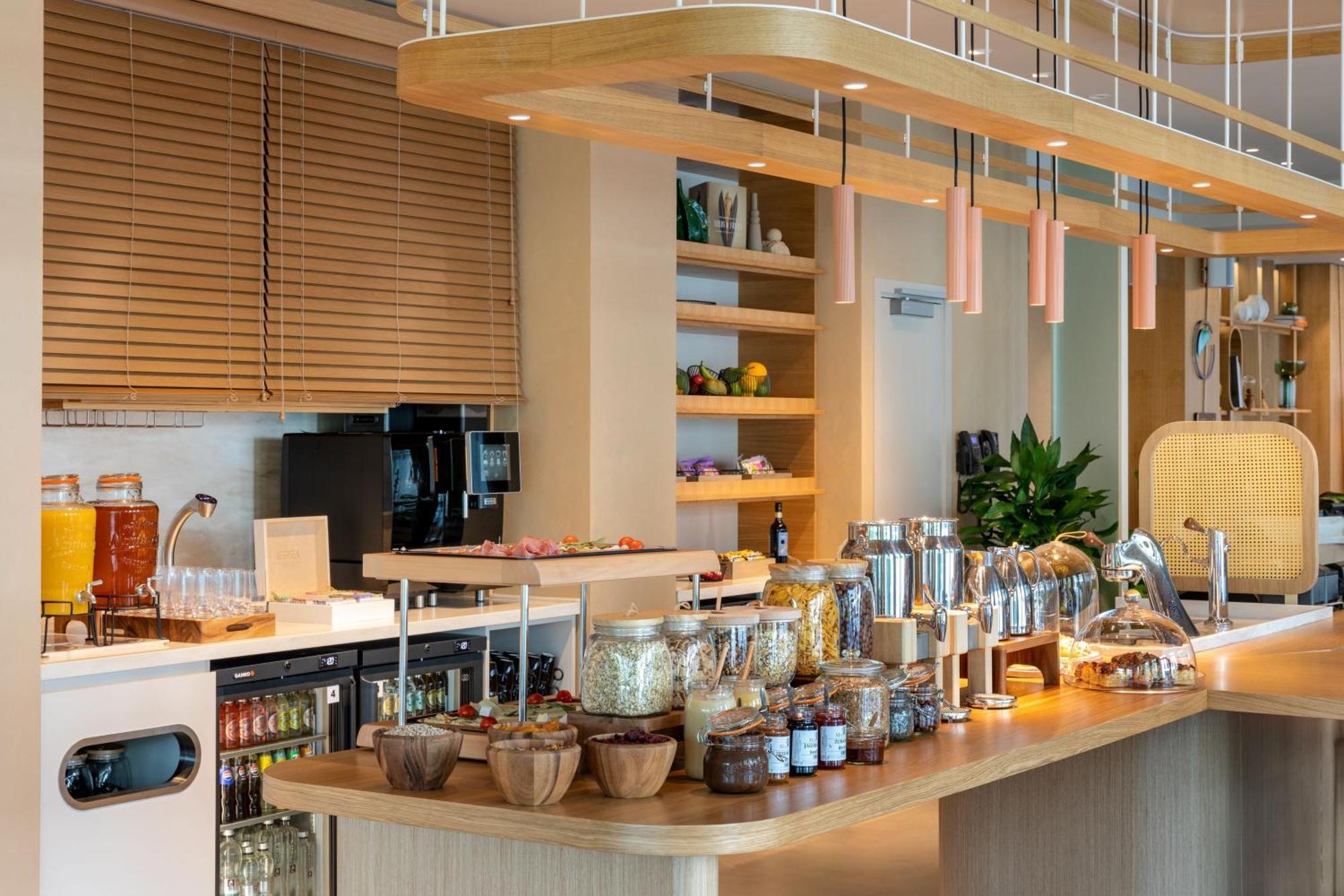 Element By Westin Wroclaw Hotel Bagian luar foto